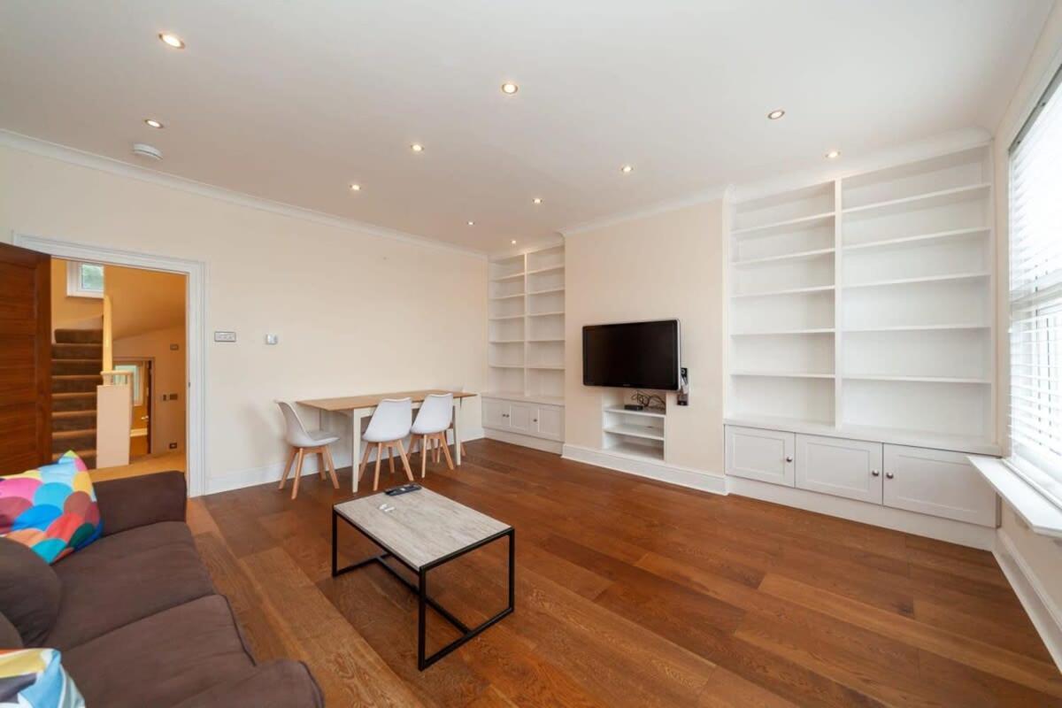 Spacious 2 Bedroom Maisonette In Stratford * London