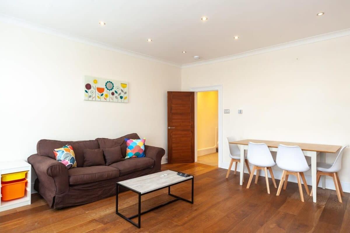 Spacious 2 Bedroom Maisonette In Stratford Leilighet
