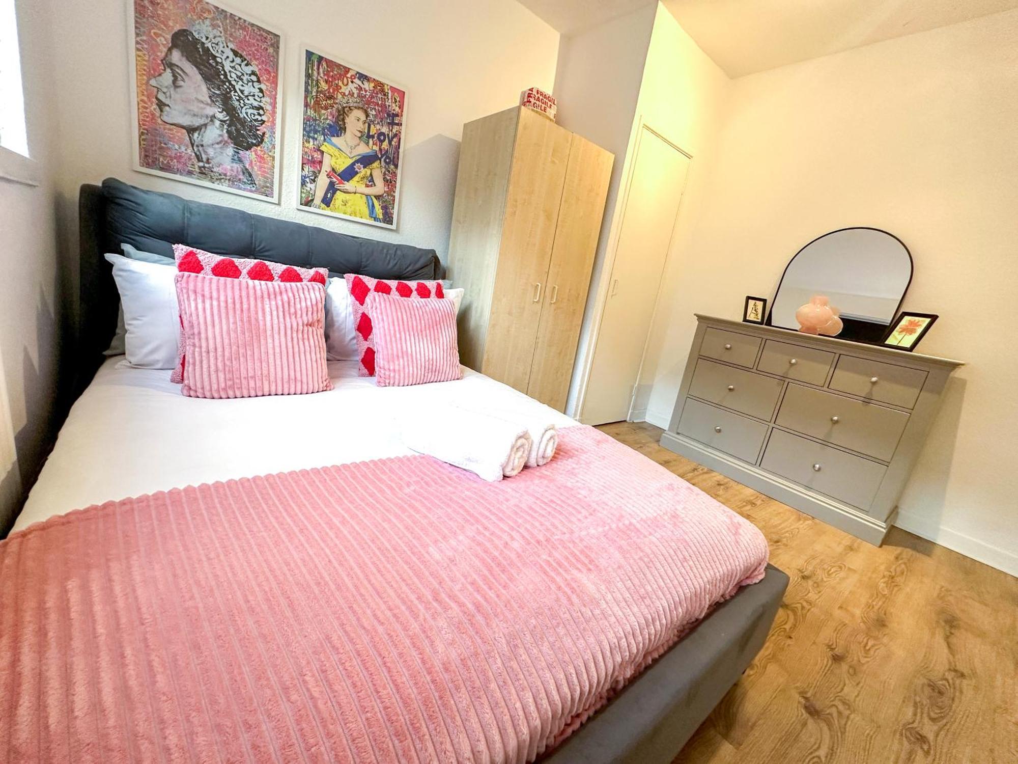 Vibrant 3 Bedrooms Flat With Private Balcony Near Finsbury Park, Wood Green Appartamento Londra