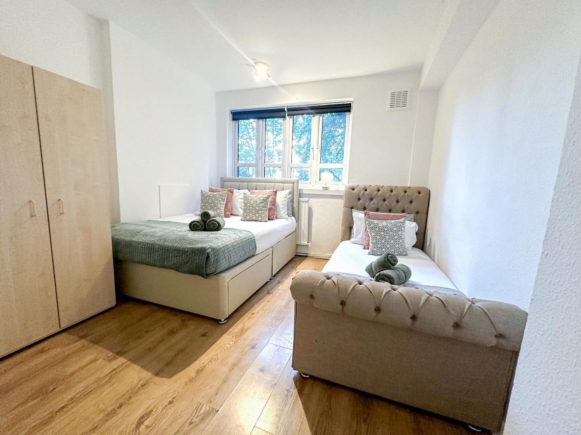 Vibrant 3 Bedrooms Flat With Private Balcony Near Finsbury Park, Wood Green Appartamento