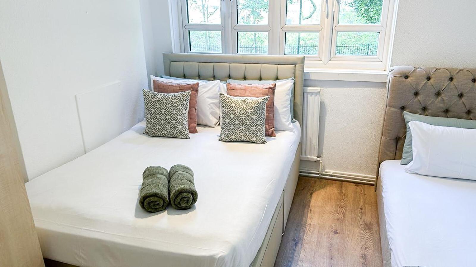 Vibrant 3 Bedrooms Flat With Private Balcony Near Finsbury Park, Wood Green Appartamento *