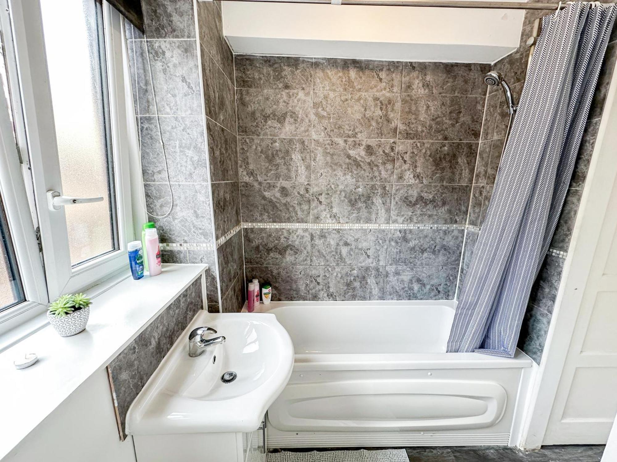 Appartamento Vibrant 3 Bedrooms Flat With Private Balcony Near Finsbury Park, Wood Green Londra