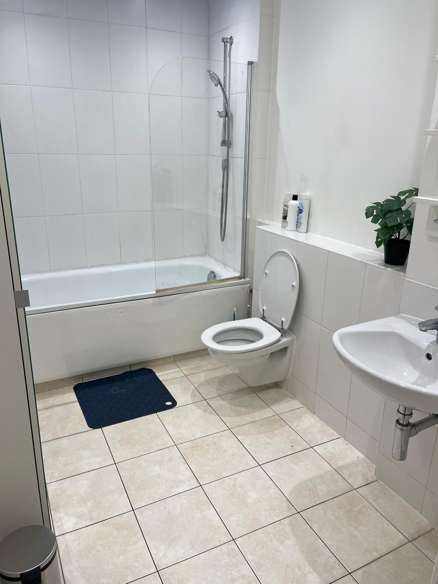 Modern Patio Flat Close To Tower Bridge * London