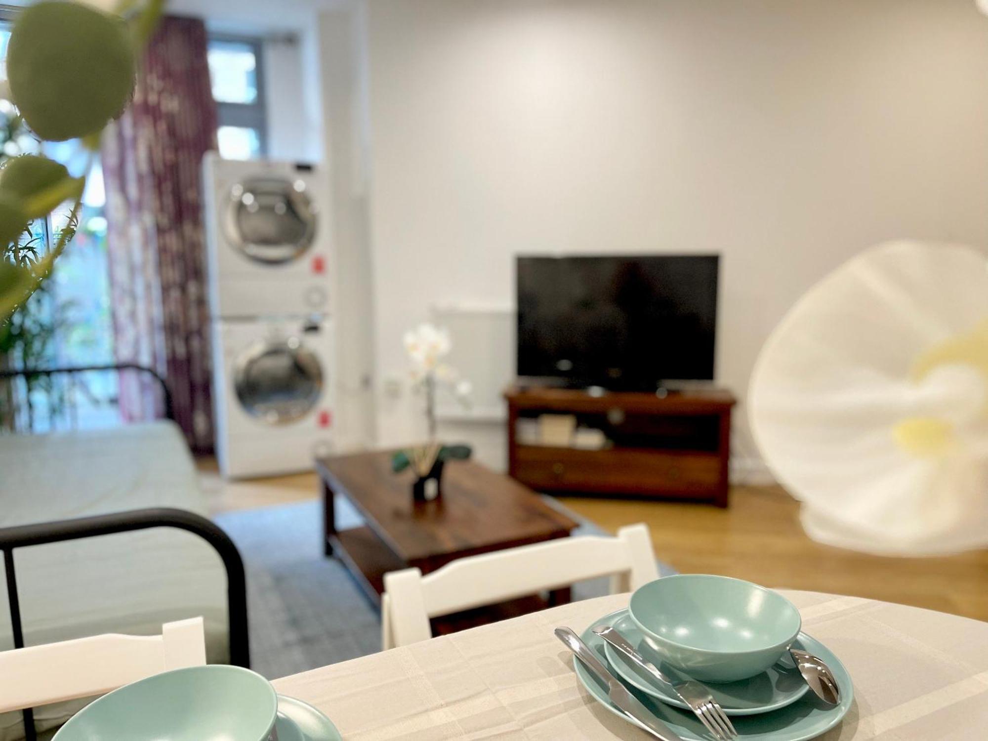 Modern Patio Flat Close To Tower Bridge * London