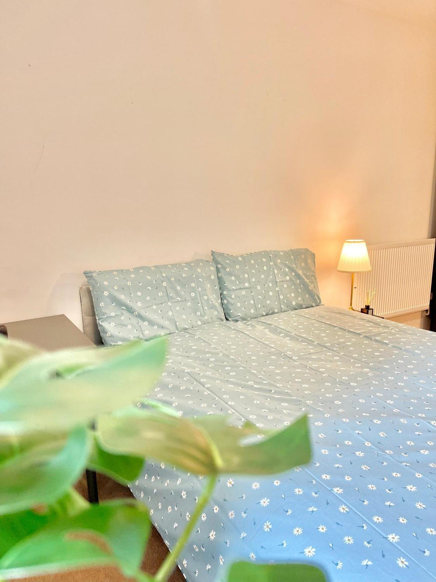 Modern Patio Flat Close To Tower Bridge