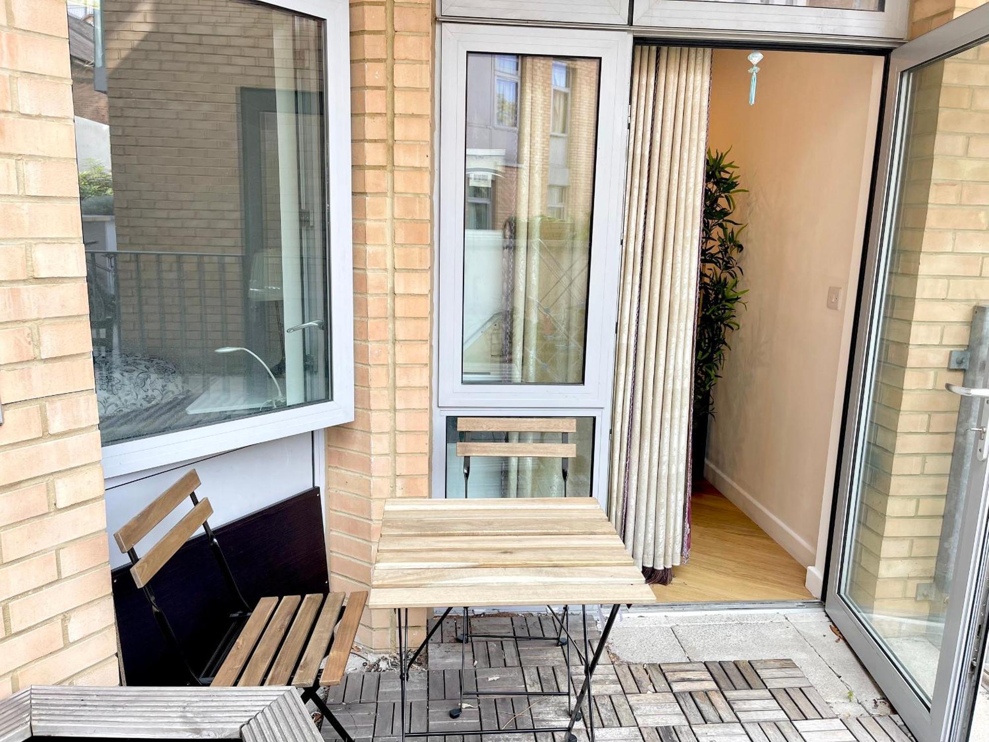 Modern Patio Flat Close To Tower Bridge Apartment London