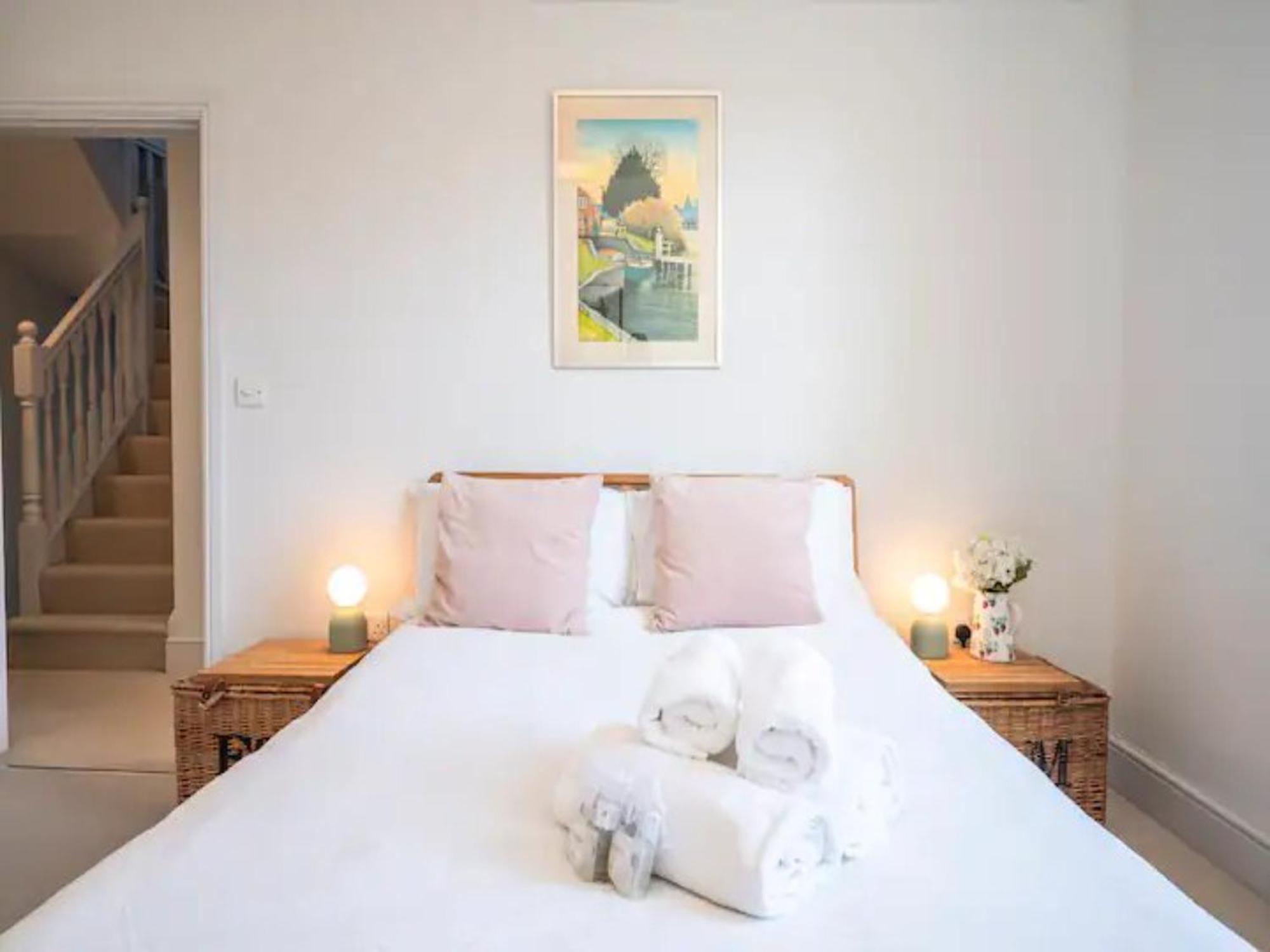 Pass The Keys Spacious Dulwich Family House With Pool London