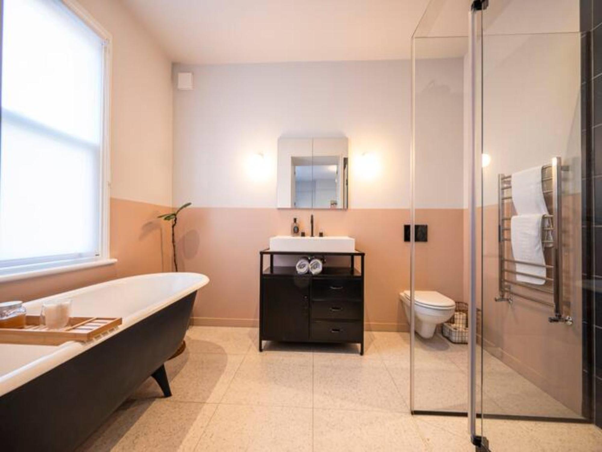 Holiday home Pass The Keys Spacious Dulwich Family House With Pool *