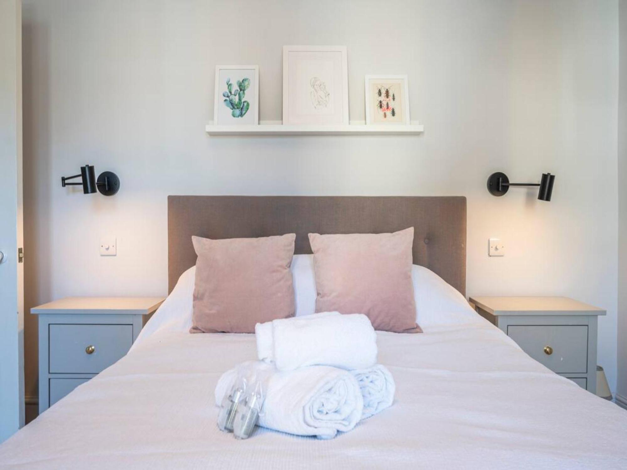 Holiday home Pass The Keys Spacious Dulwich Family House With Pool