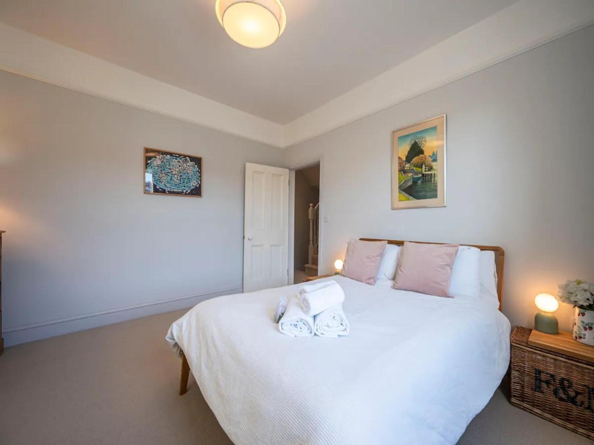 Pass The Keys Spacious Dulwich Family House With Pool *