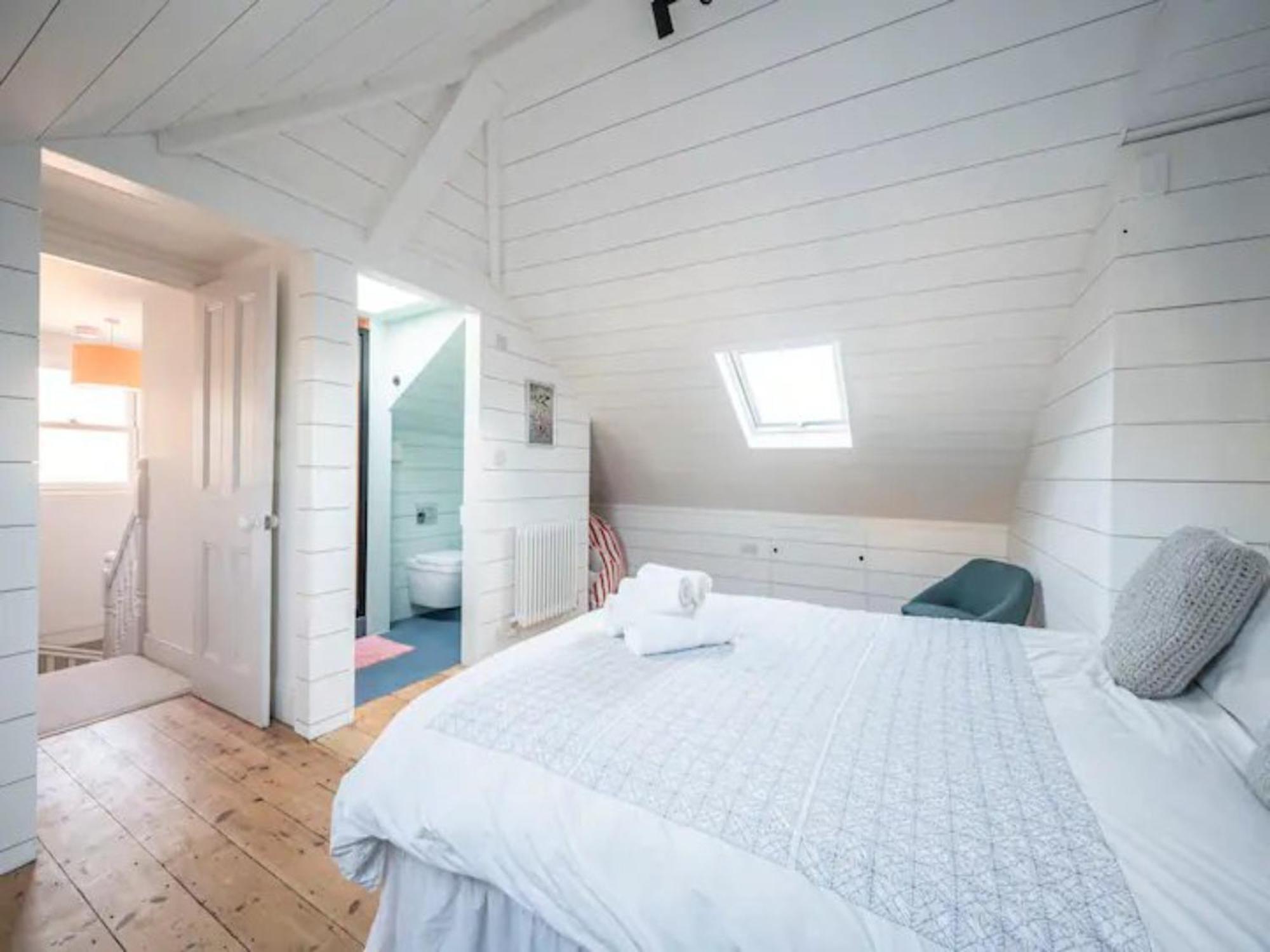 Pass The Keys Spacious Dulwich Family House With Pool Holiday home *
