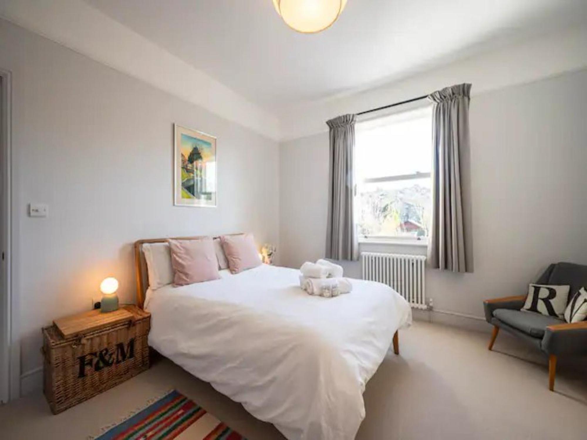 Pass The Keys Spacious Dulwich Family House With Pool London