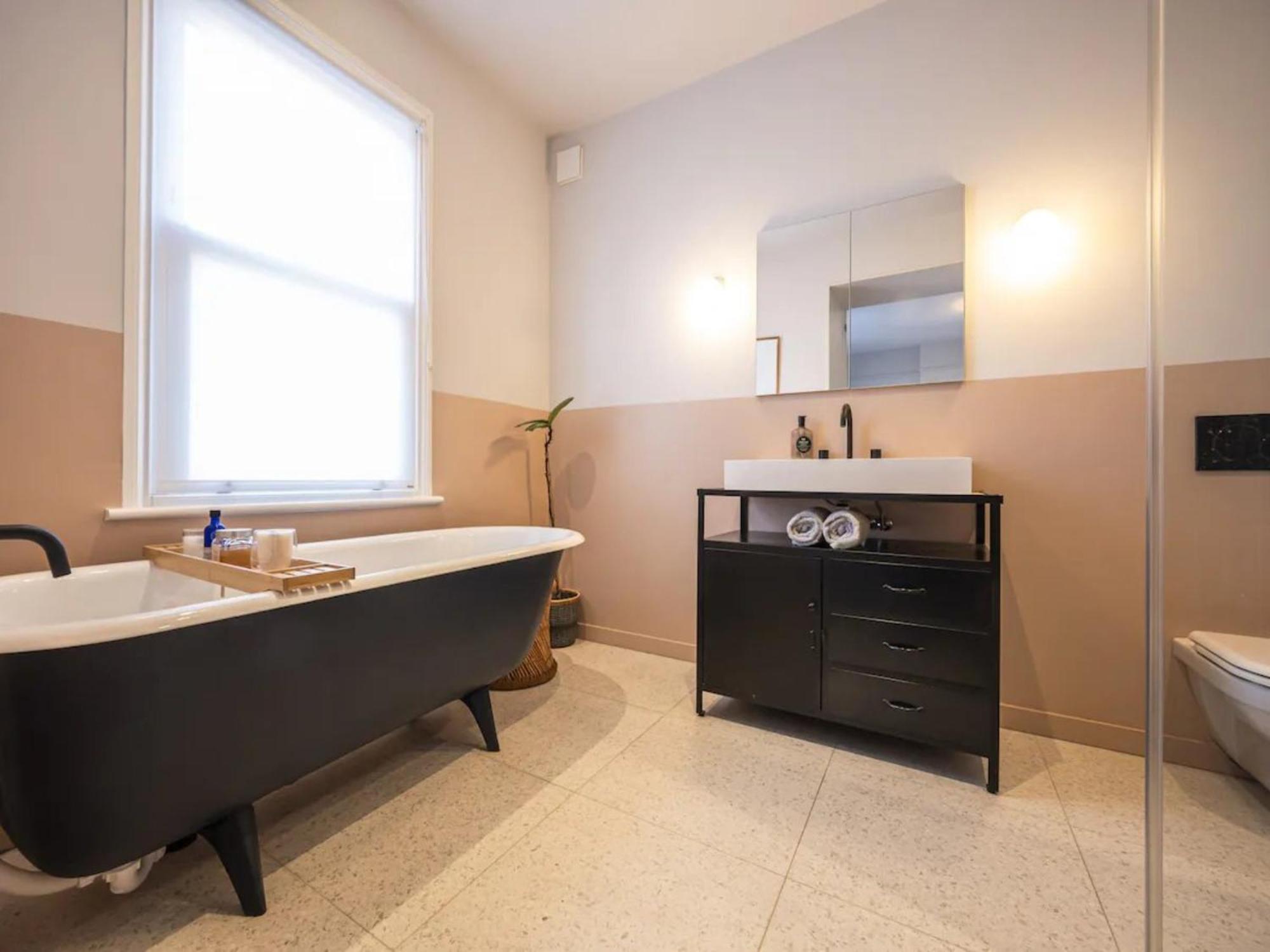 Pass The Keys Spacious Dulwich Family House With Pool Holiday home