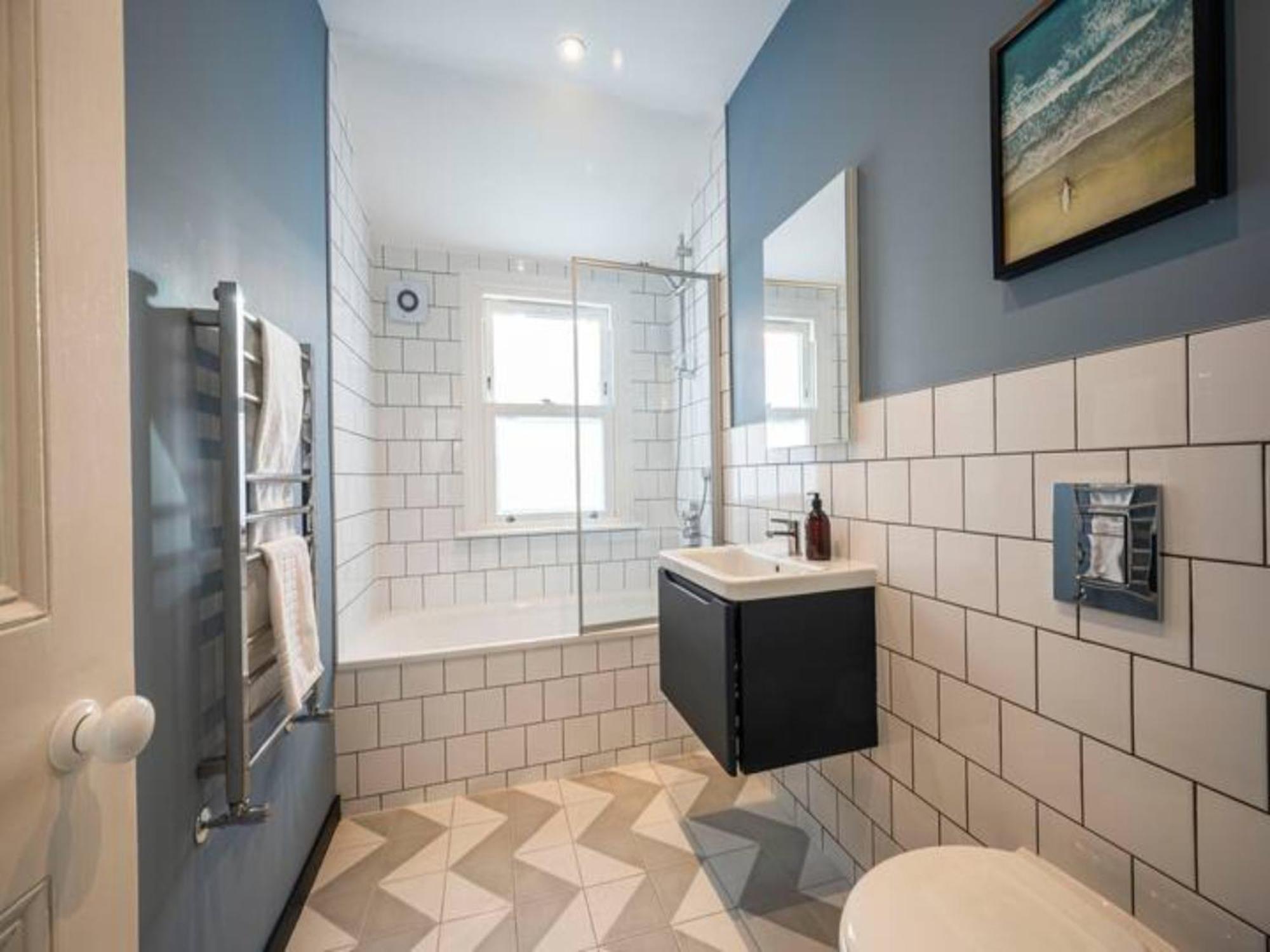 Pass The Keys Spacious Dulwich Family House With Pool