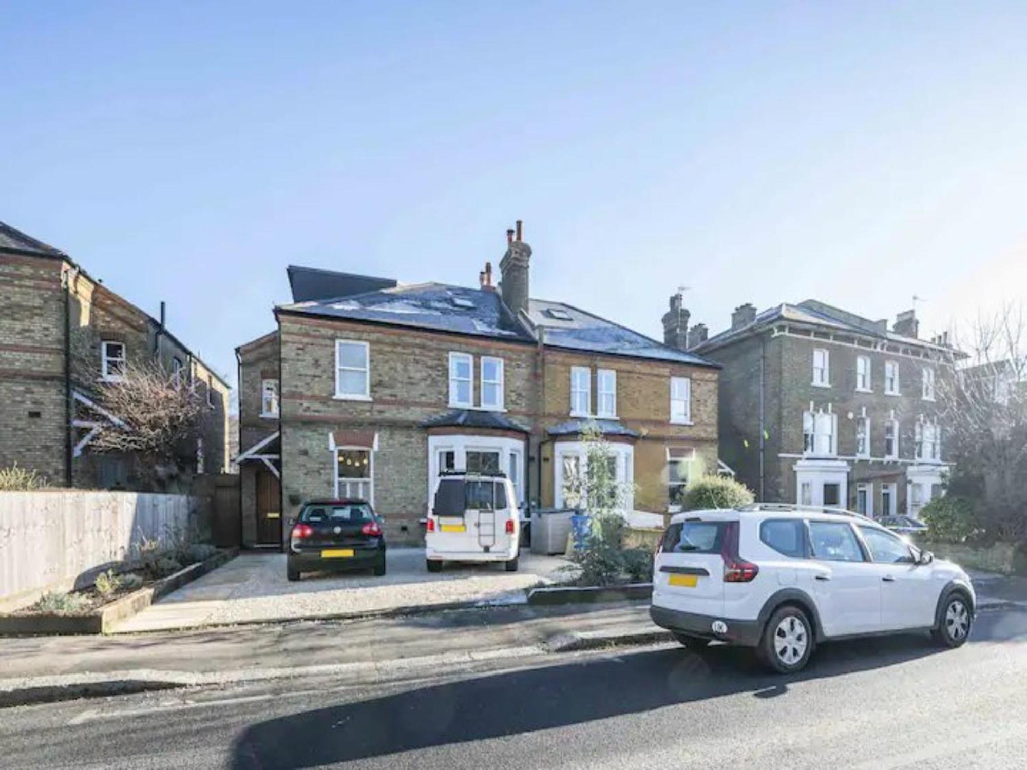 Pass The Keys Spacious Dulwich Family House With Pool