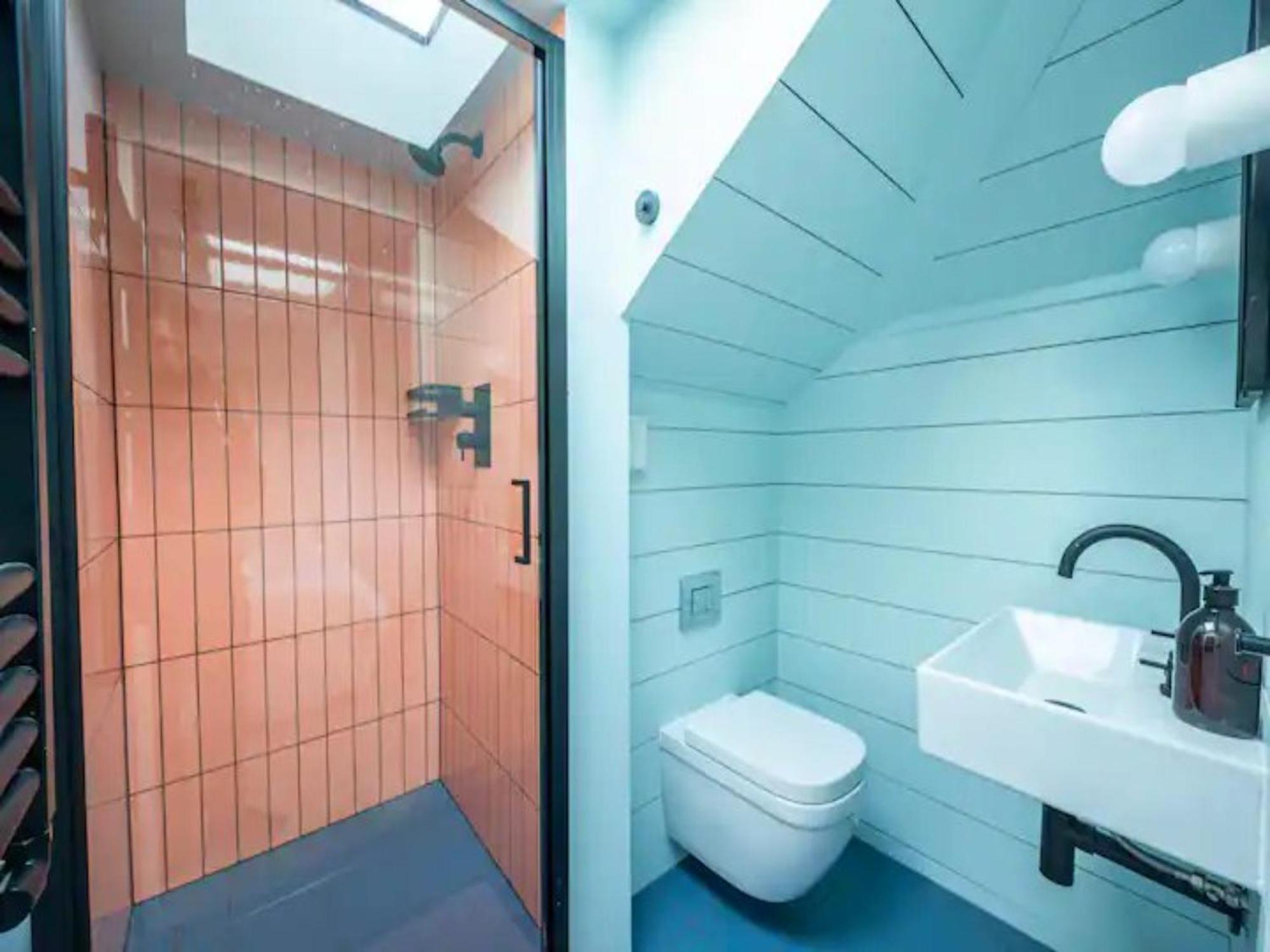 Holiday home Pass The Keys Spacious Dulwich Family House With Pool London