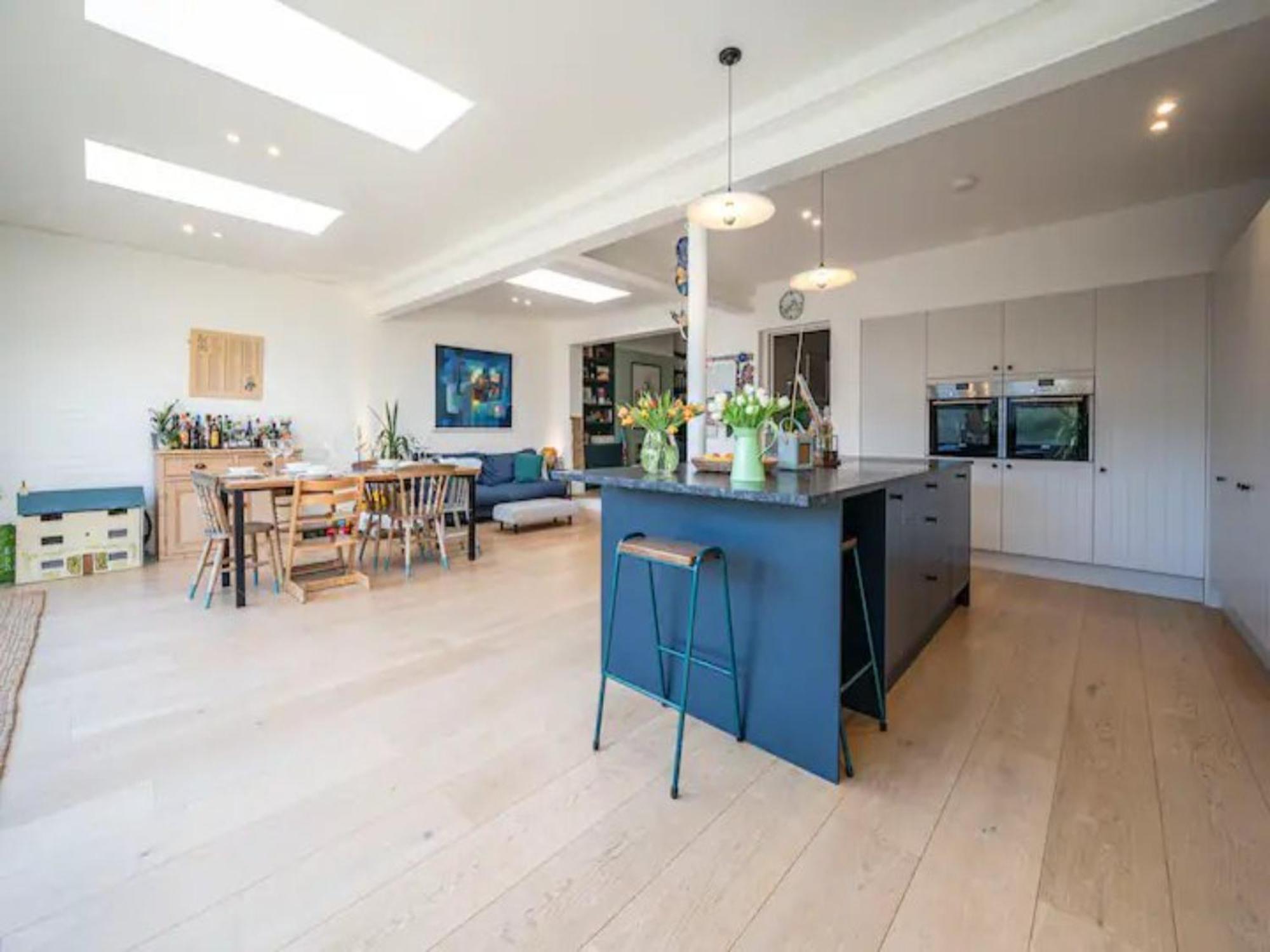Pass The Keys Spacious Dulwich Family House With Pool Holiday home London