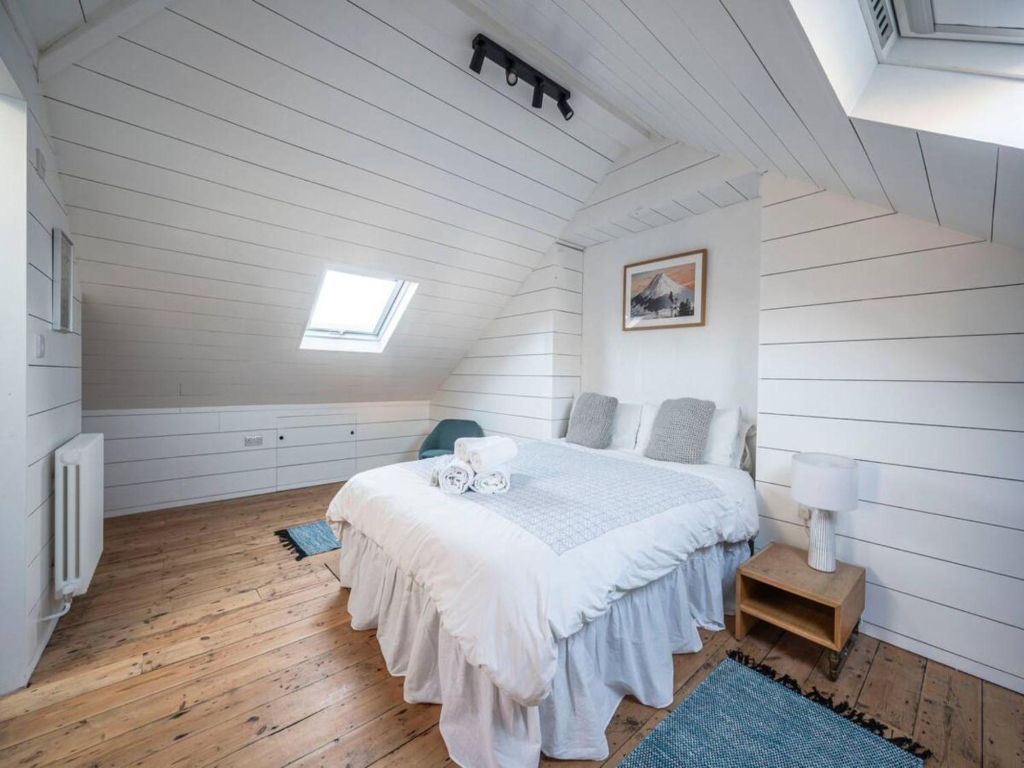 Holiday home Pass The Keys Spacious Dulwich Family House With Pool London