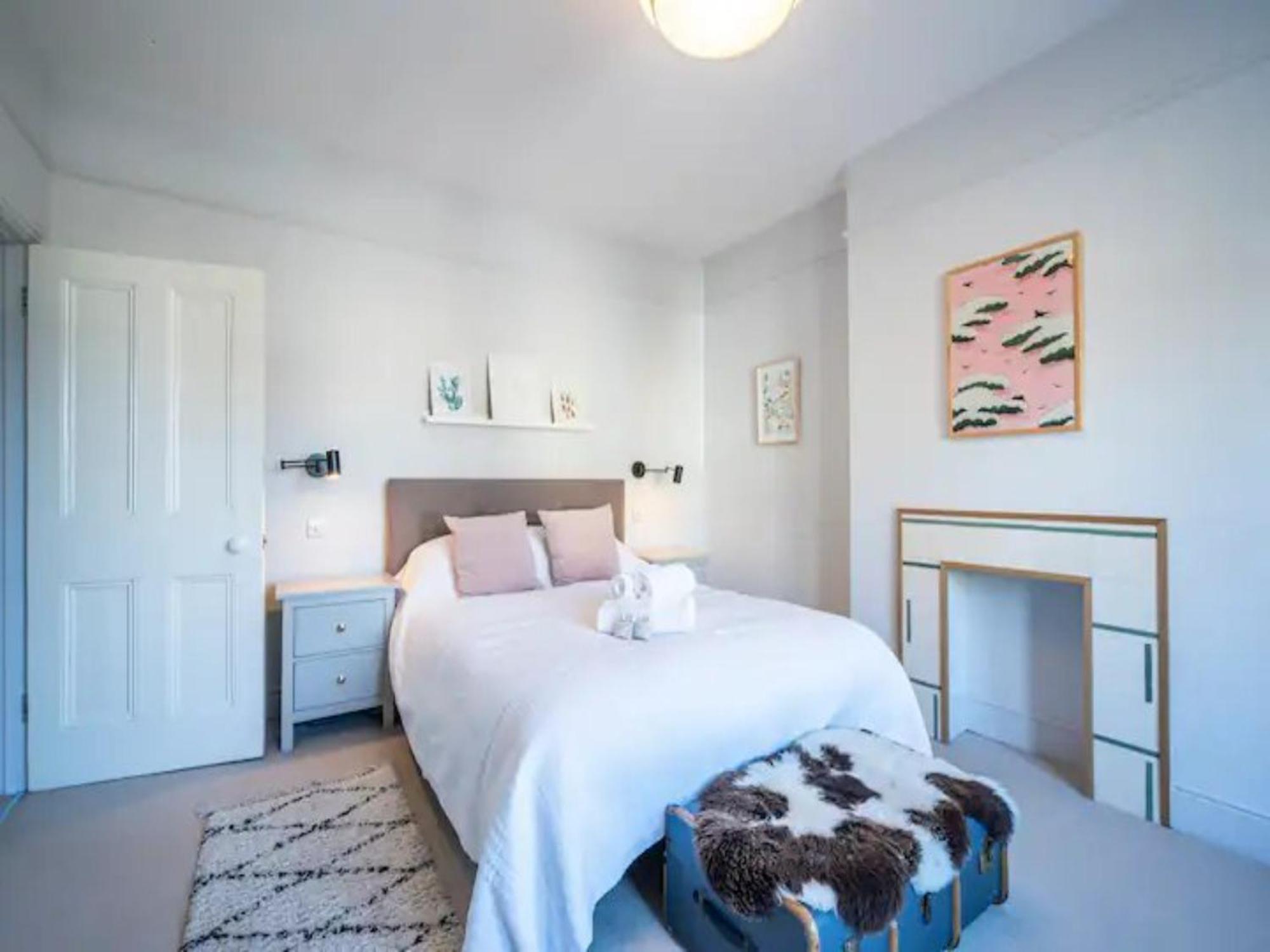 Holiday home Pass The Keys Spacious Dulwich Family House With Pool *