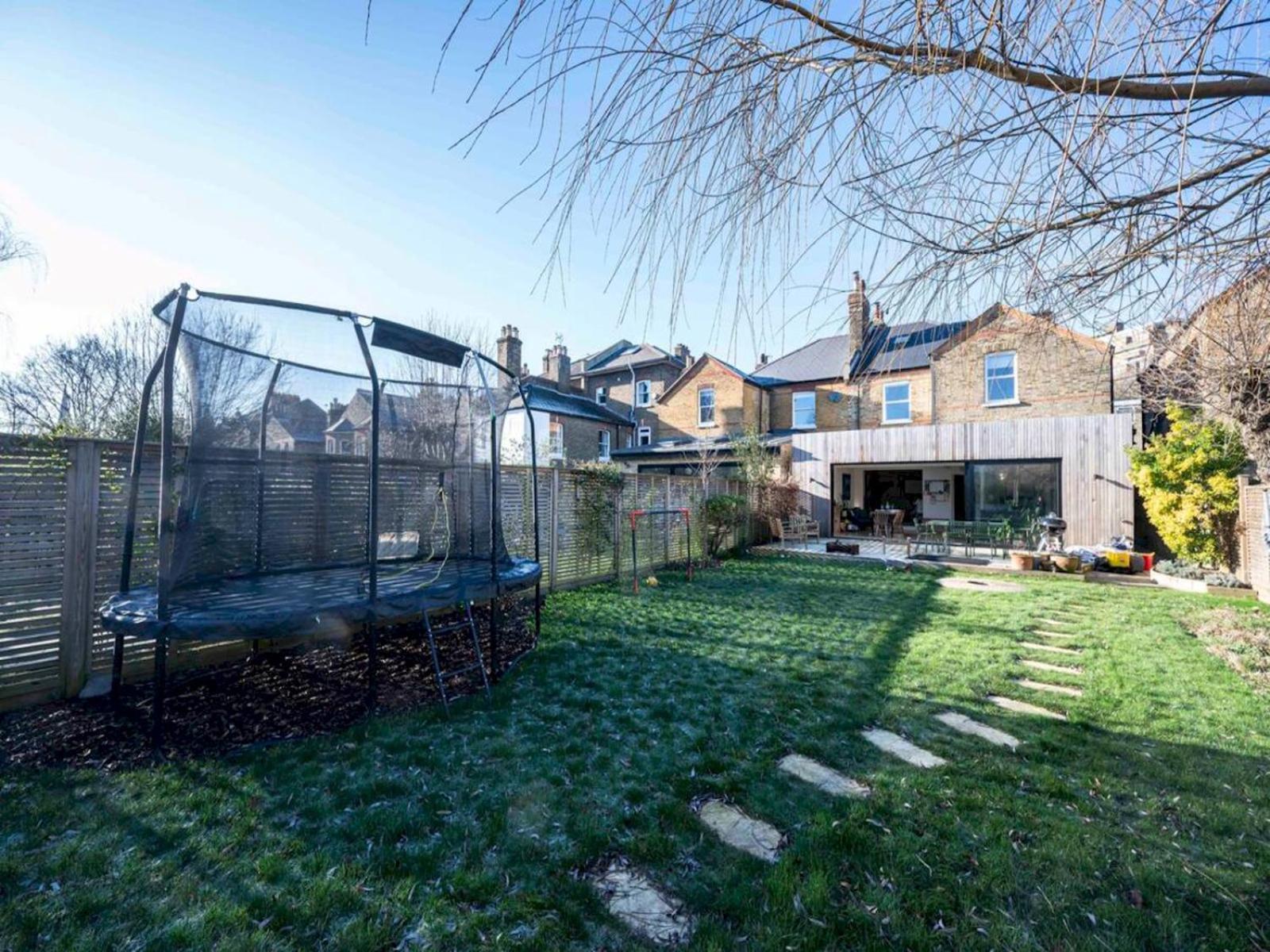 Pass The Keys Spacious Dulwich Family House With Pool Holiday home