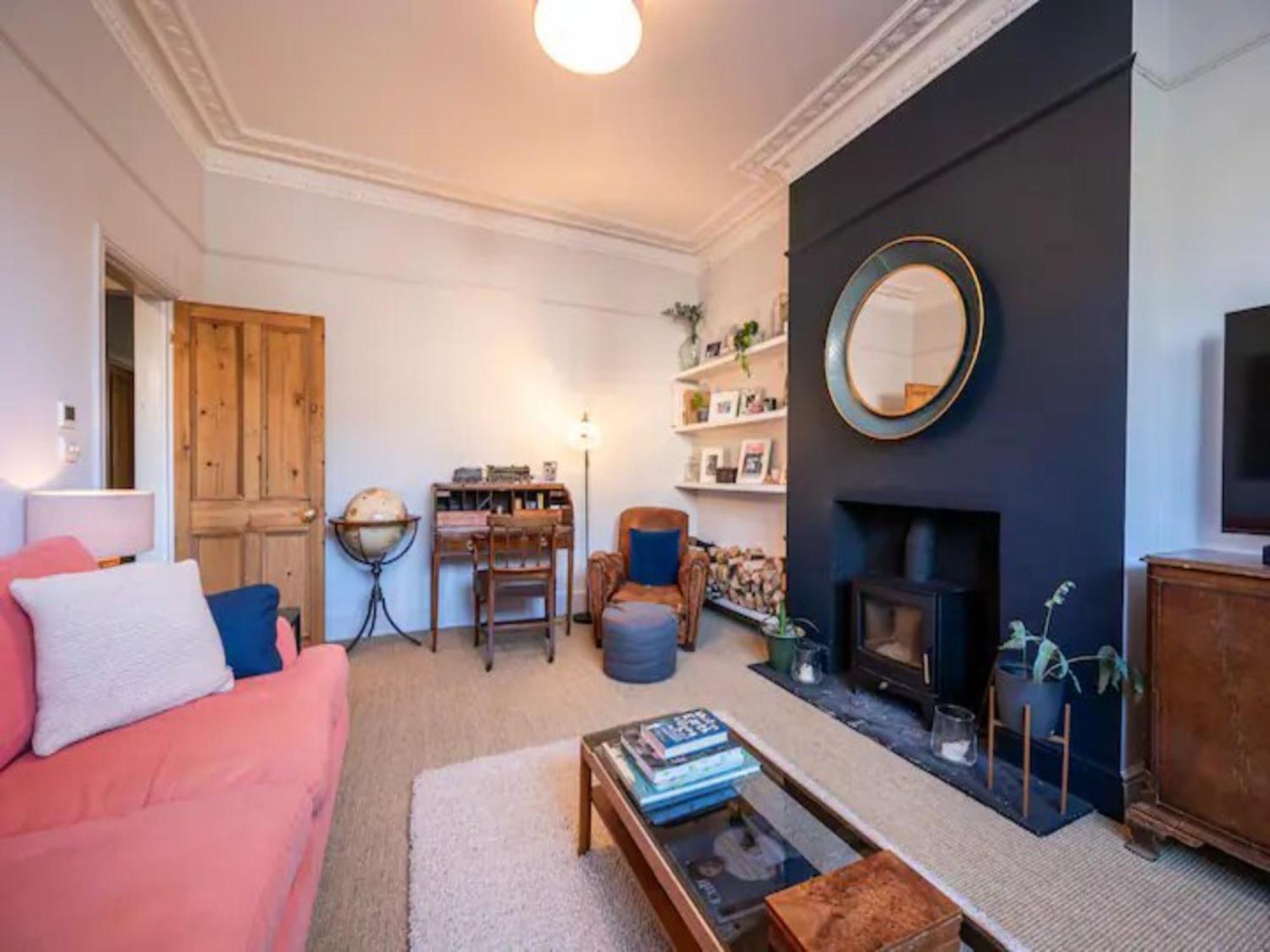 Holiday home Pass The Keys Spacious Dulwich Family House With Pool