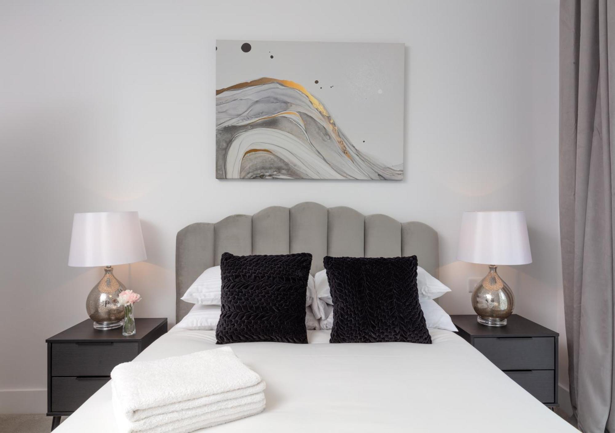 Deluxe South Apartment London