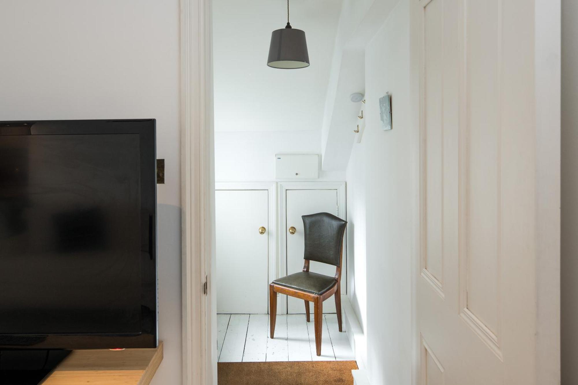 Charming 2-bed Flat In The Heart Of Nottinghill - Steps From Portobello Rd Market And Nottinghill Bookshop *