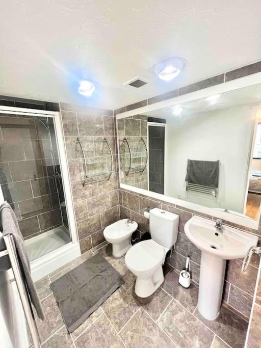 Luxstay 2br Earls Court Sleeps Up To 10 Leilighet *