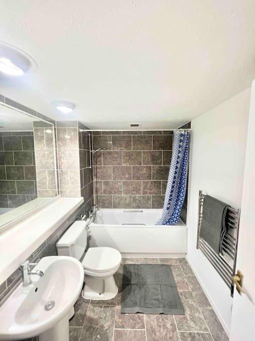 Leilighet Luxstay 2br Earls Court Sleeps Up To 10 London