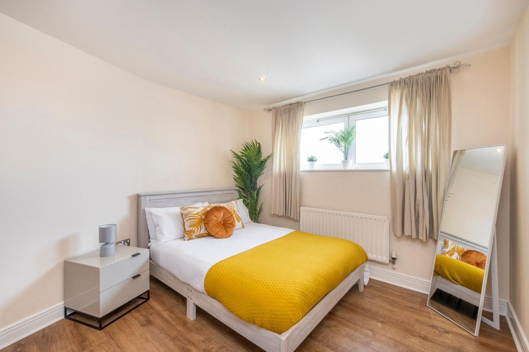 River View 2 Bed 2 Bath Flat - Airport, Excel, Pontoon Dock Apartment