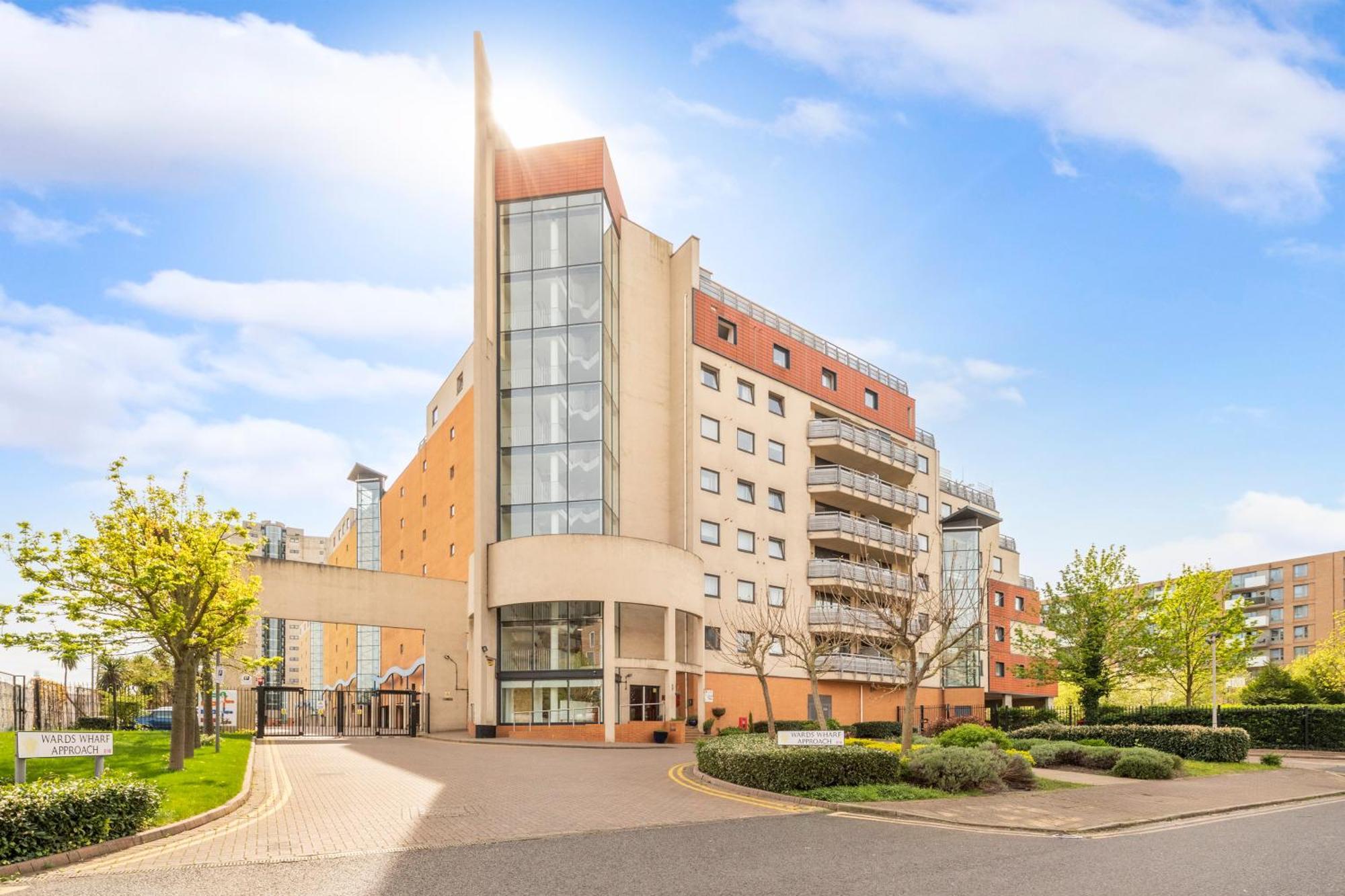 River View 2 Bed 2 Bath Flat - Airport, Excel, Pontoon Dock London
