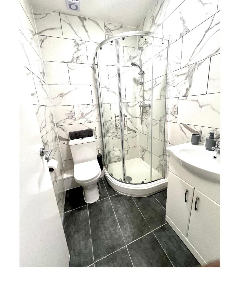 Locations 1 Bed Sleeps 4 Appartamento Londra