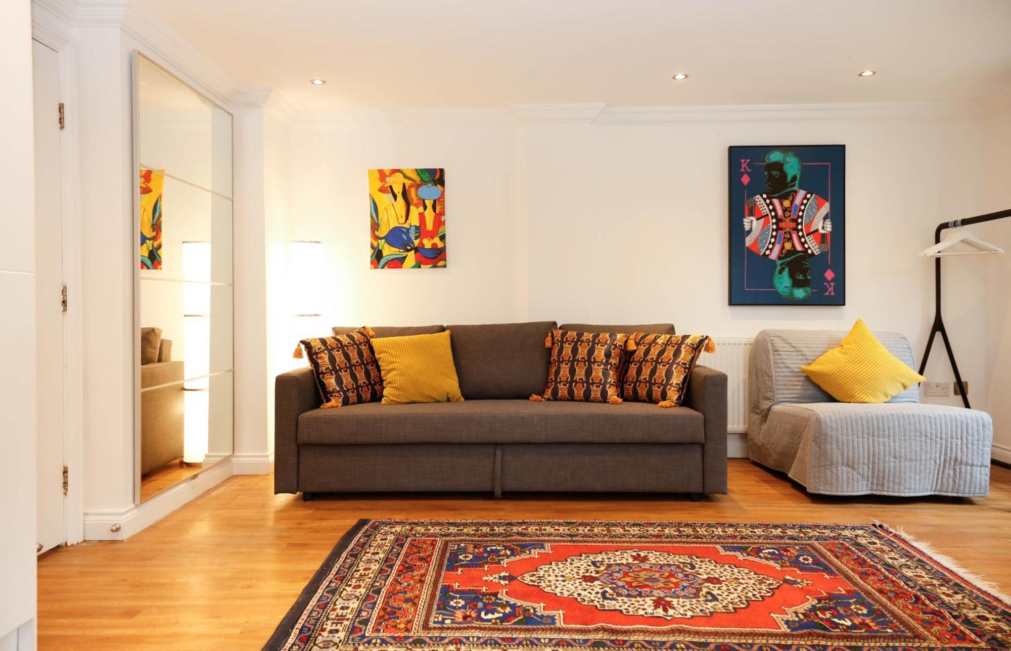 Lägenhet New Luxury In Location Next To Shops, Cafes, Bars & Metro London