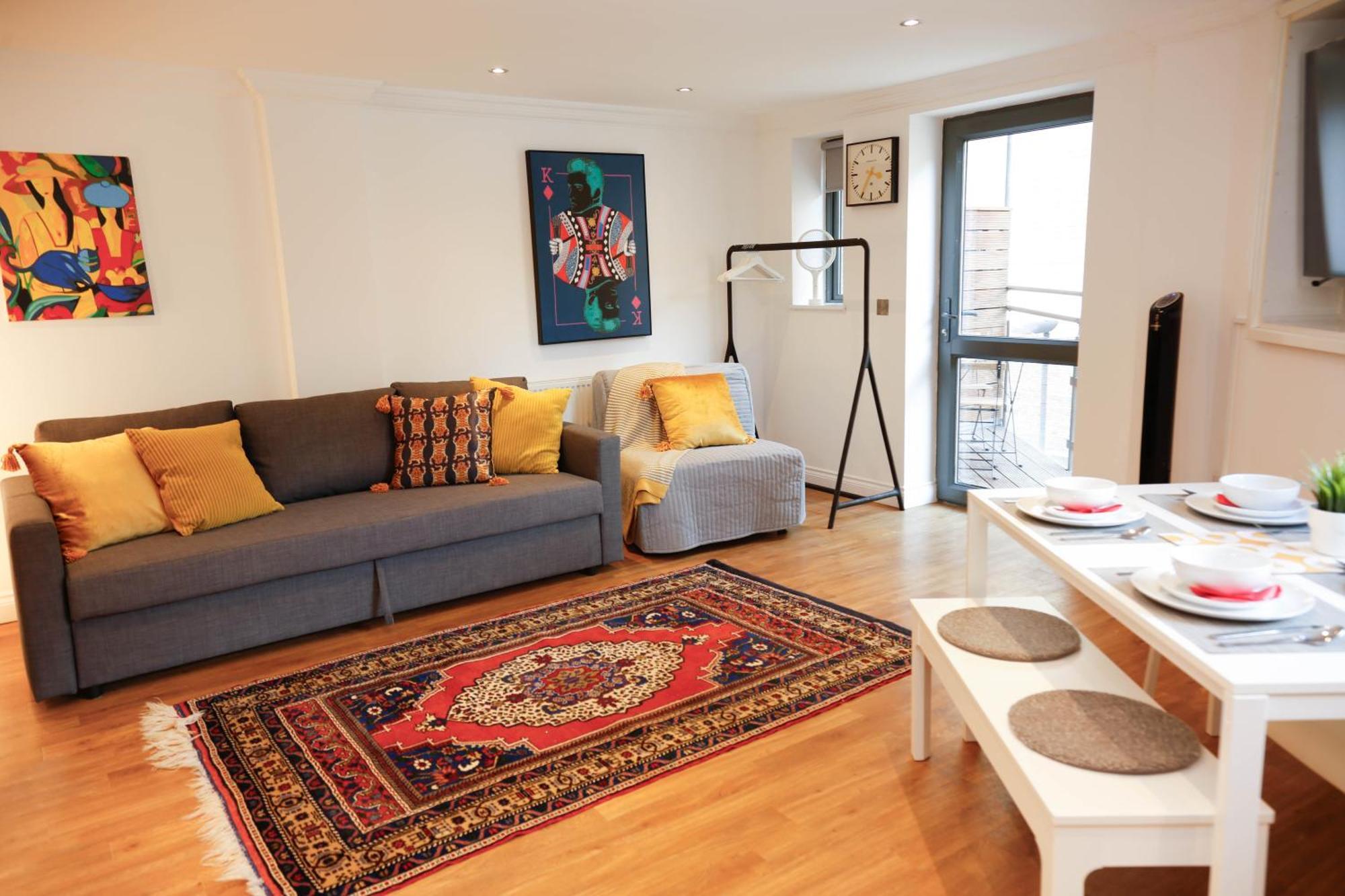 Lägenhet New Luxury In Location Next To Shops, Cafes, Bars & Metro London
