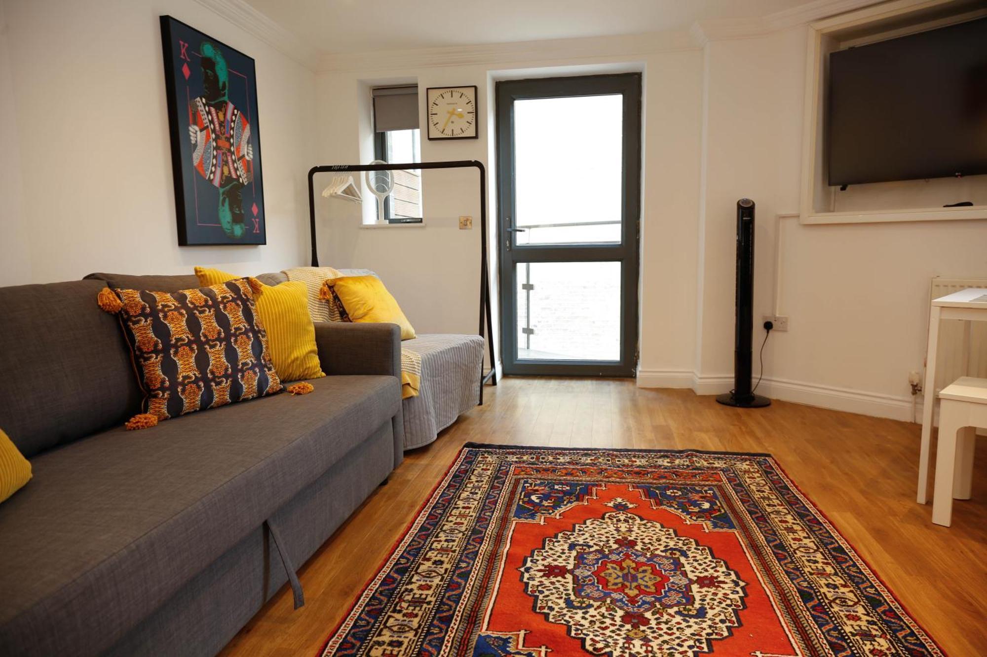 Lägenhet New Luxury In Location Next To Shops, Cafes, Bars & Metro
