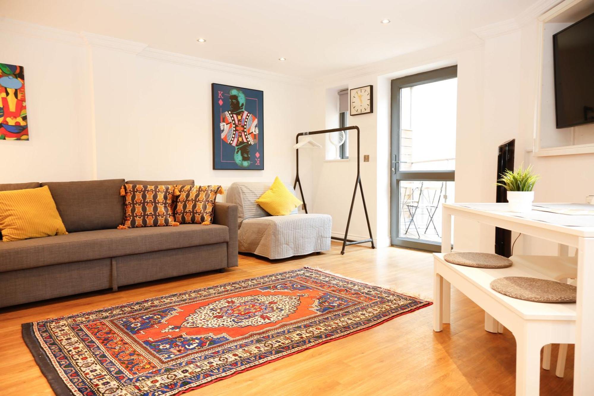 Lägenhet New Luxury In Location Next To Shops, Cafes, Bars & Metro