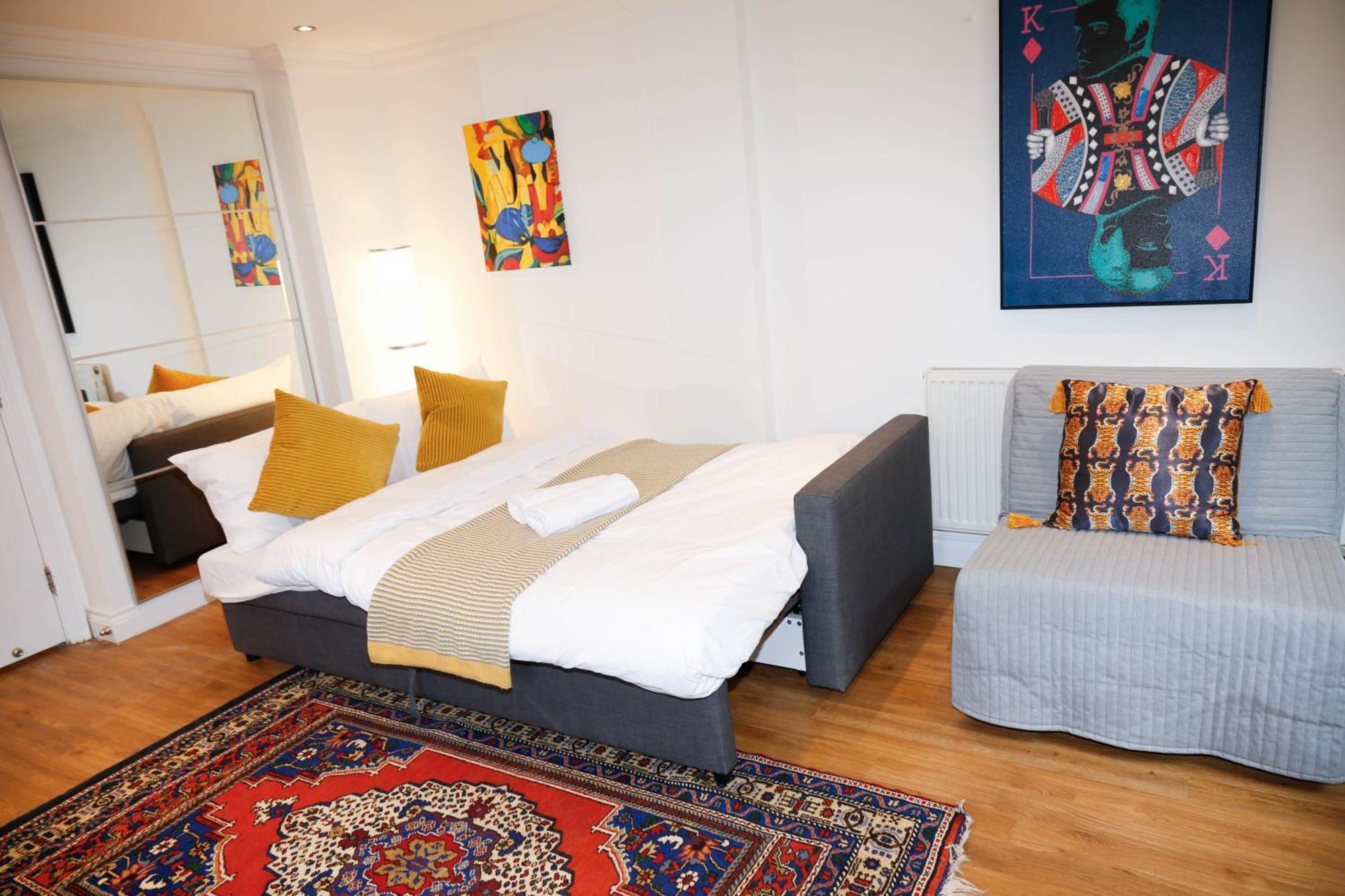 Lägenhet New Luxury In Location Next To Shops, Cafes, Bars & Metro *