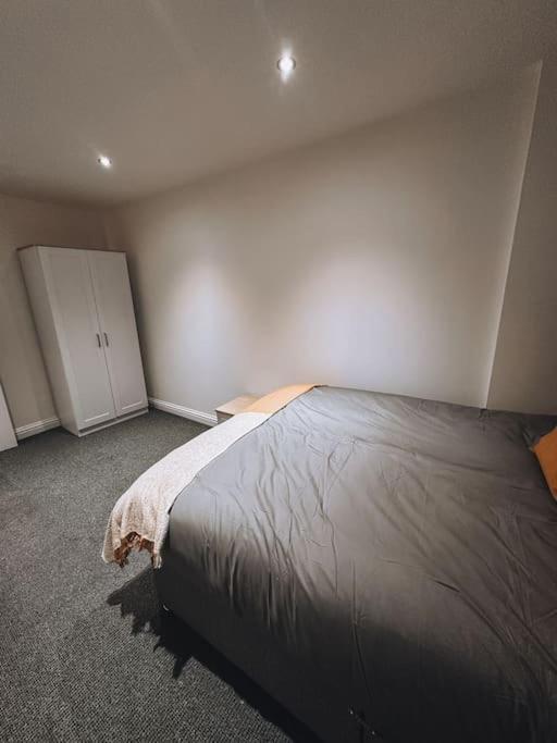 Modern 2 Bedroom Flat In Balham London
