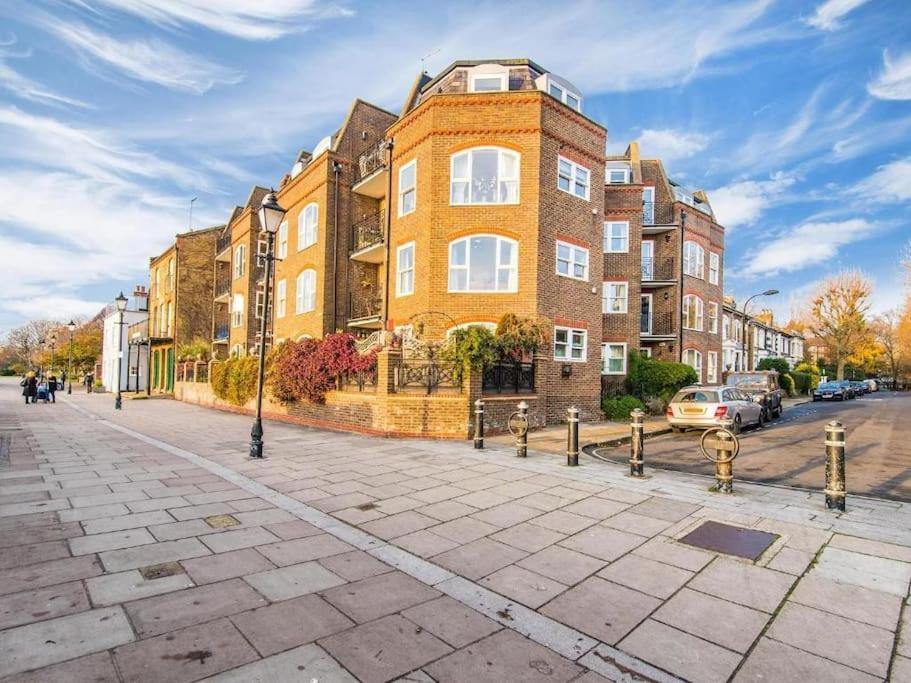Flat Unlisted Leilighet