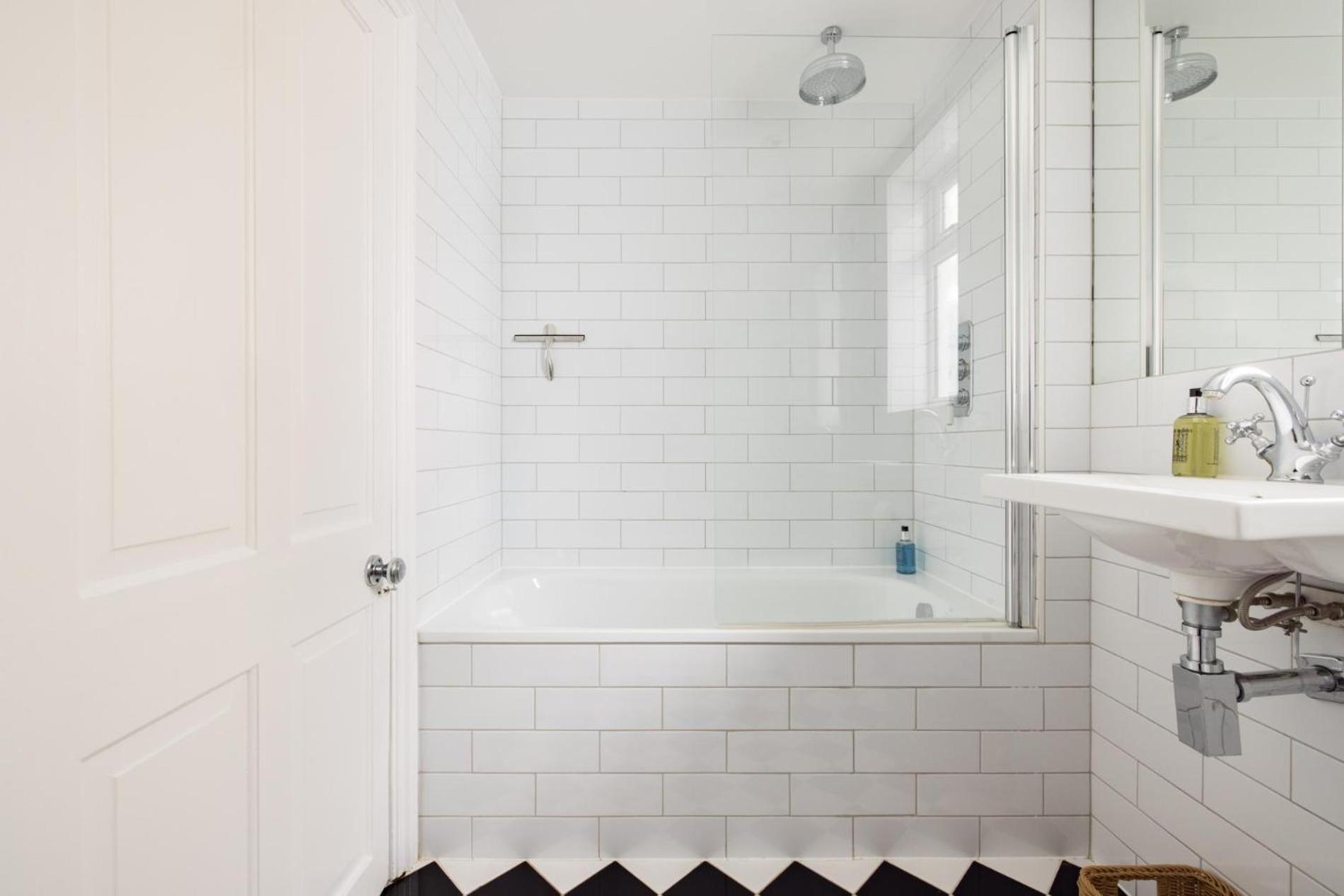The Thames Embrace 3 Bedroom And Garden House In Battersea Apartment