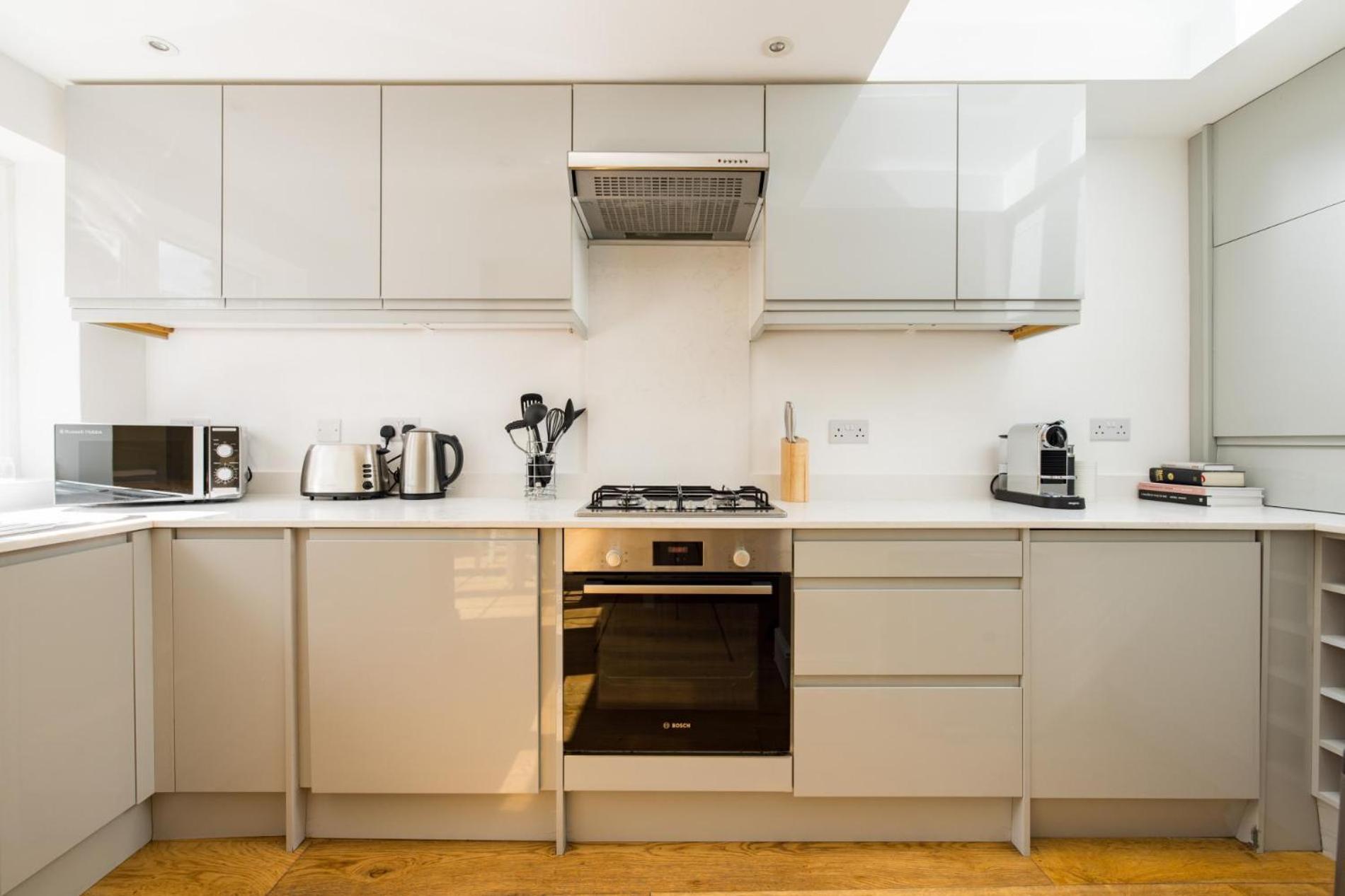 The Thames Embrace 3 Bedroom And Garden House In Battersea Apartment