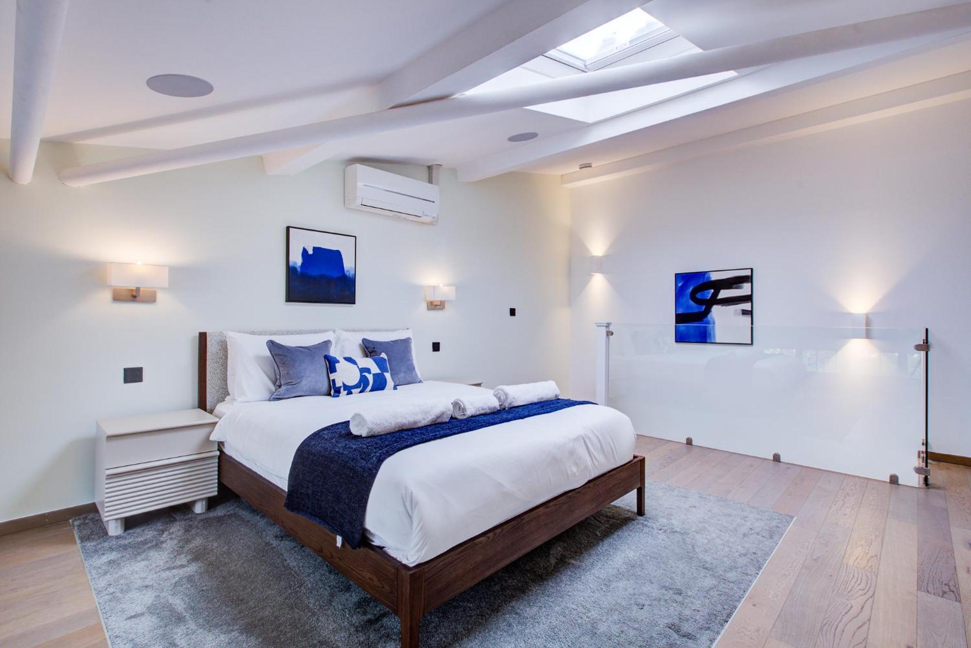 The Loft House By Artsy * Londres