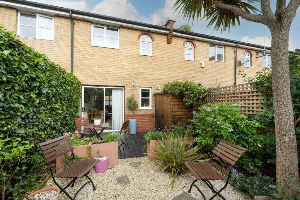 Holiday home Victoria Park 2 Bedroom House W/ Garden & Parking