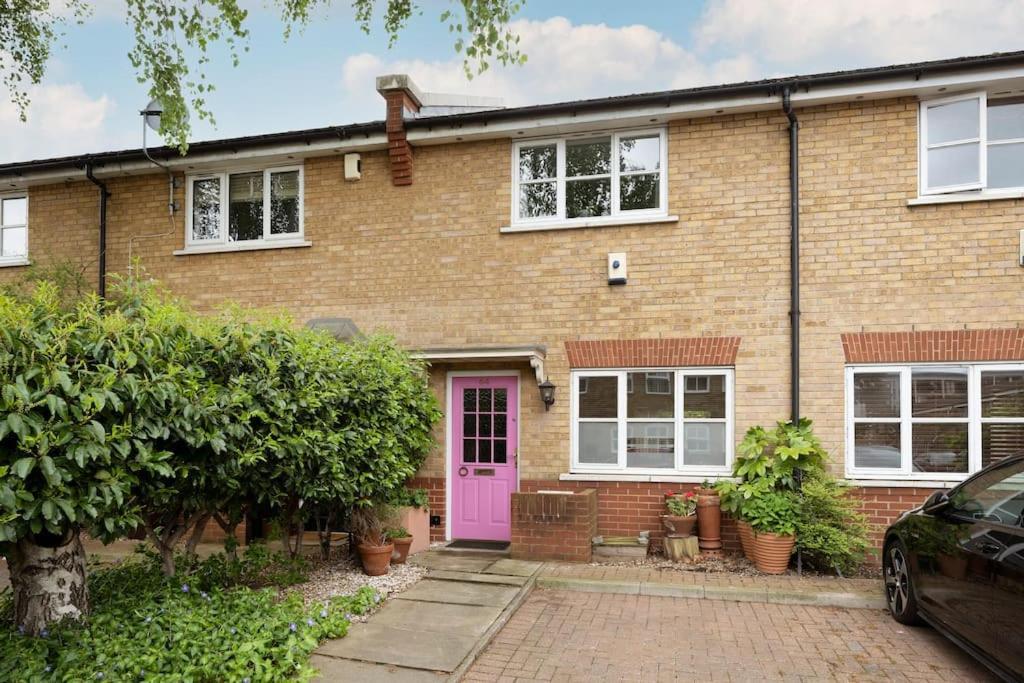 Victoria Park 2 Bedroom House W/ Garden & Parking Holiday home
