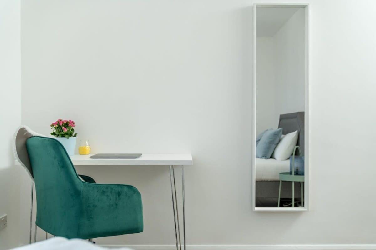 Of - Lovely Two Bedroom Lägenhet London