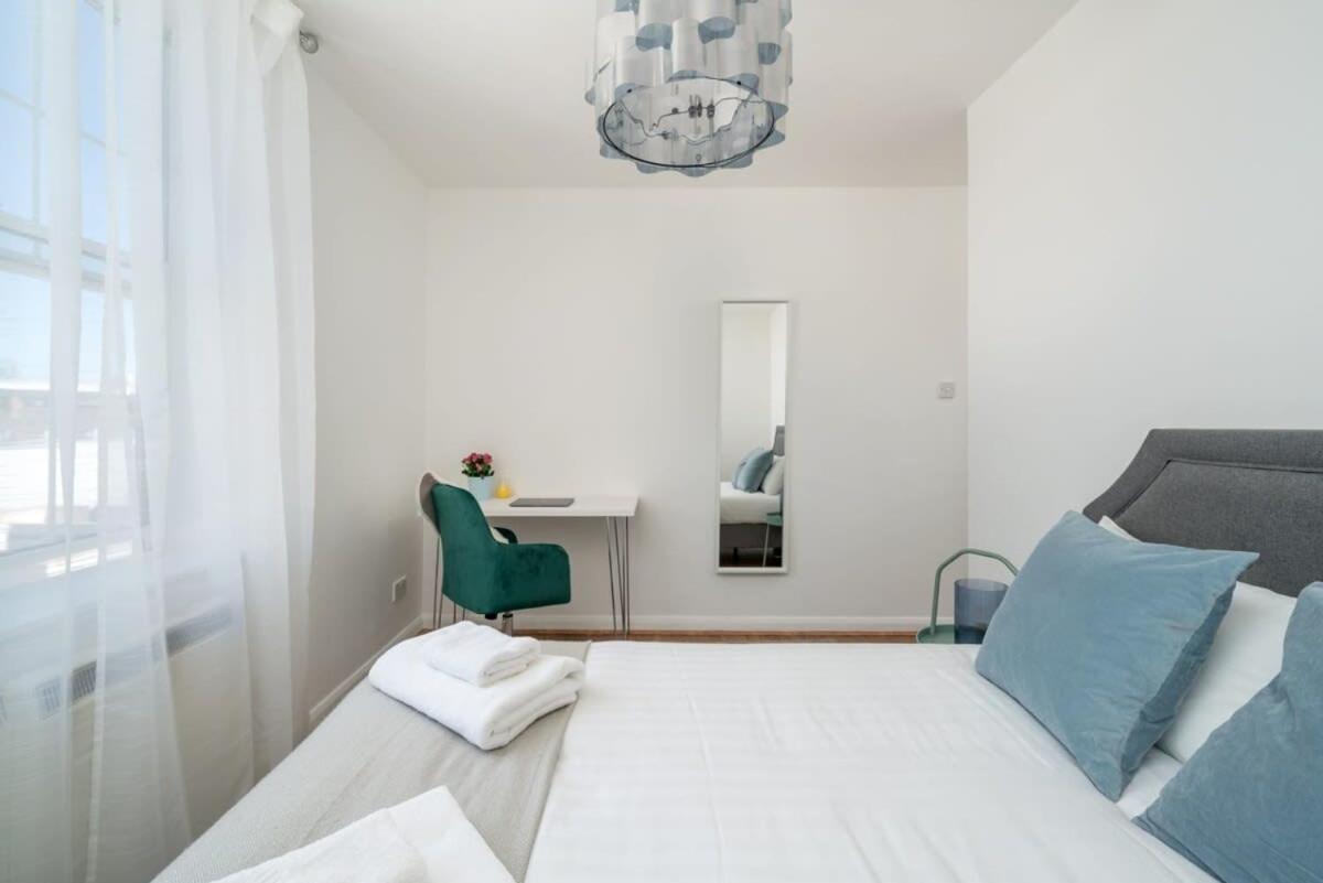 Lägenhet Of - Lovely Two Bedroom *