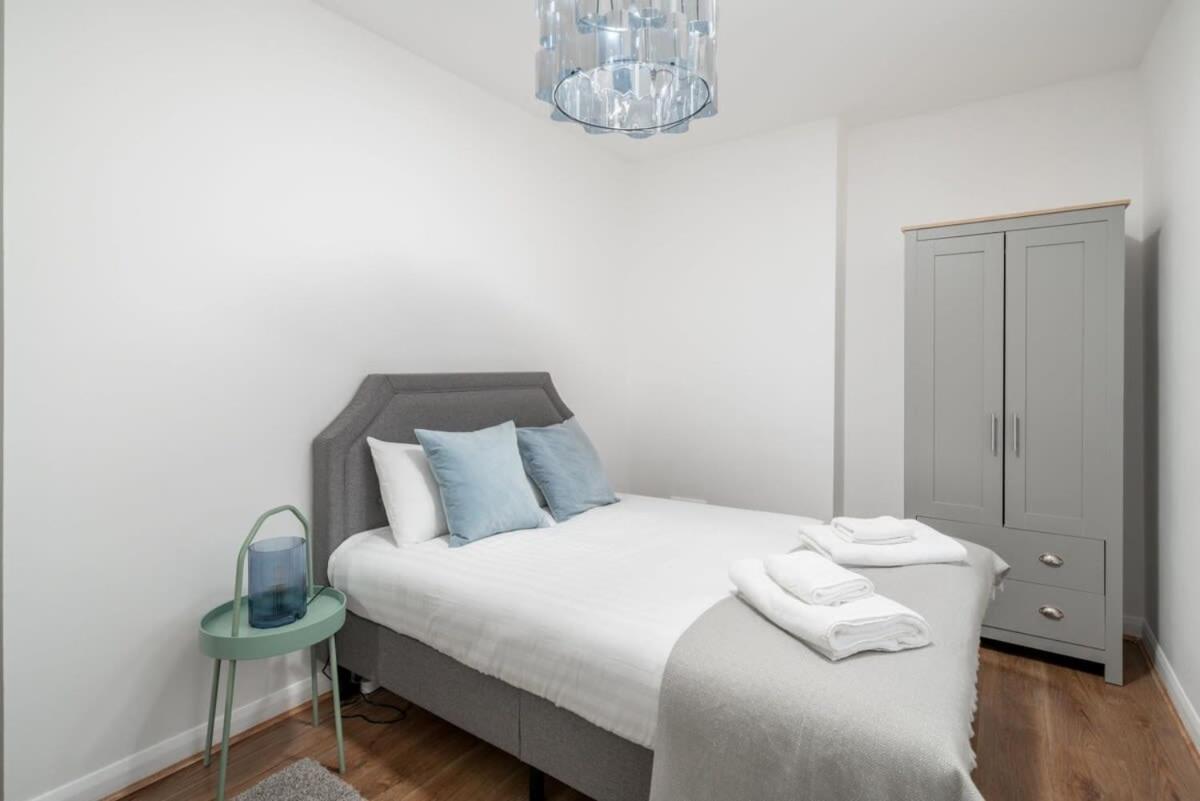 Of - Lovely Two Bedroom *