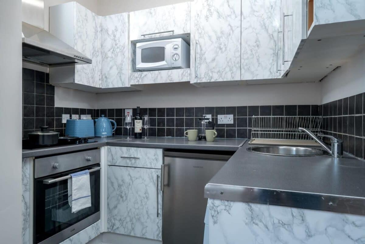 Of - Lovely Two Bedroom * London