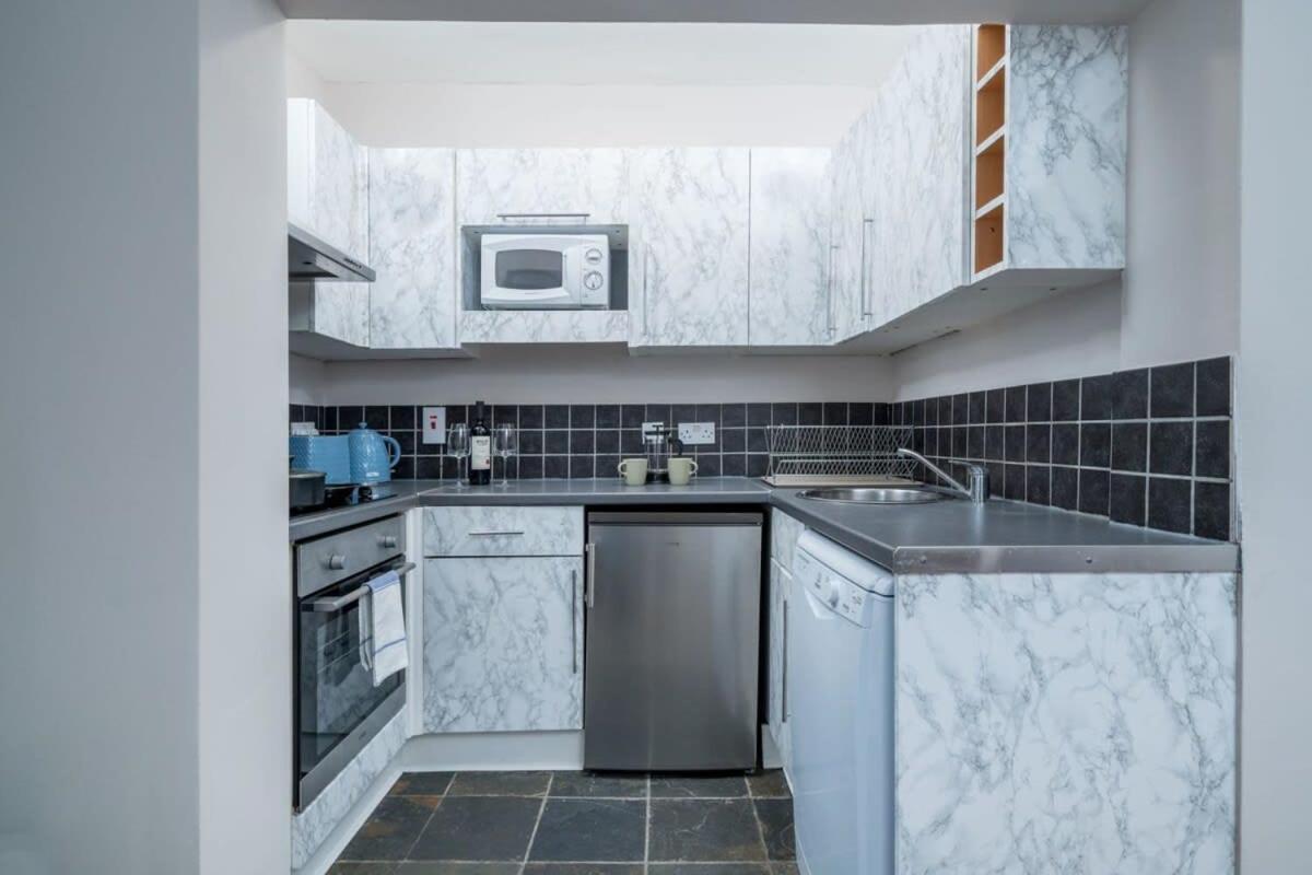 Lägenhet Of - Lovely Two Bedroom London