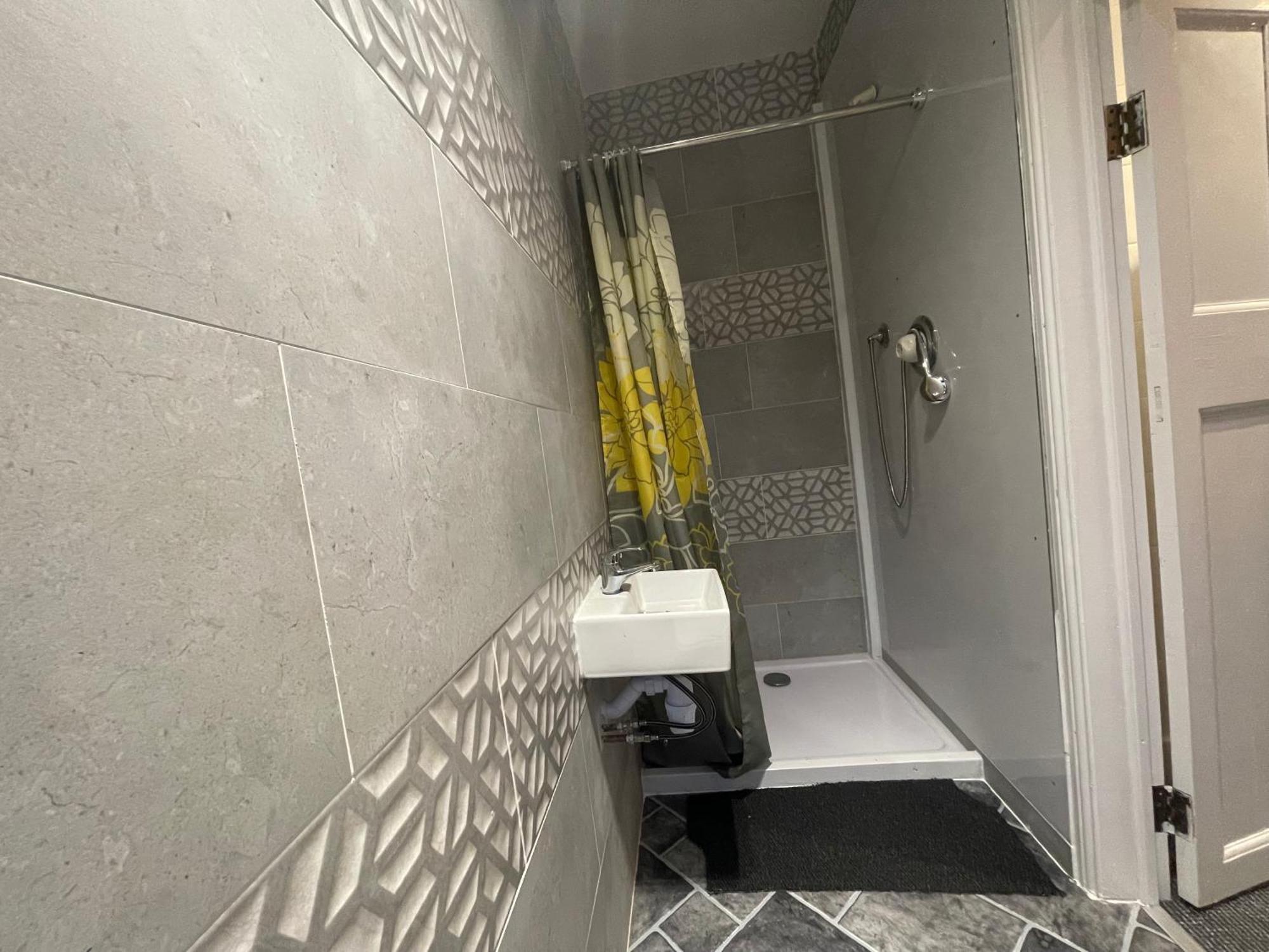 With Private Bathroom And Shared Kitchen *